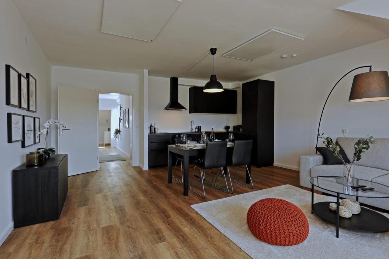 'Traveller Lodge' Grosszuegiges Apartment - 3 Bedroom 10Min To Hbf, Full Kitchen, Homeoffice, Netflix, Wifi Дюссельдорф Екстер'єр фото